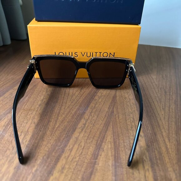 Louis Vuitton Black Sunglasses with Gold Accents - Picture 4 of 5